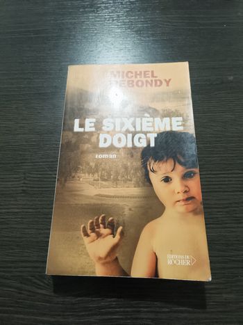 LE SIXIÈME DOIGT