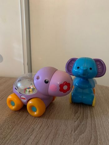 2 voitures animaux Fisher Price 