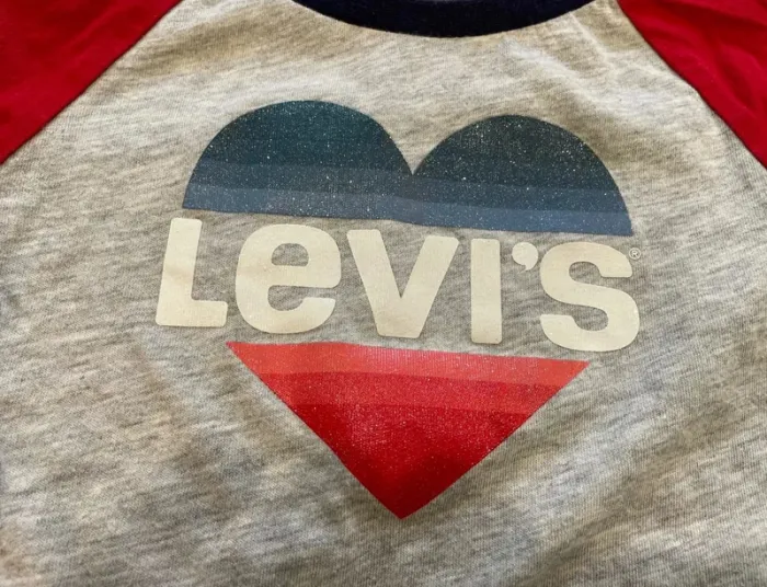 T-shirt levi's fille 24 mois motif cœur paillettes - photo numéro 2