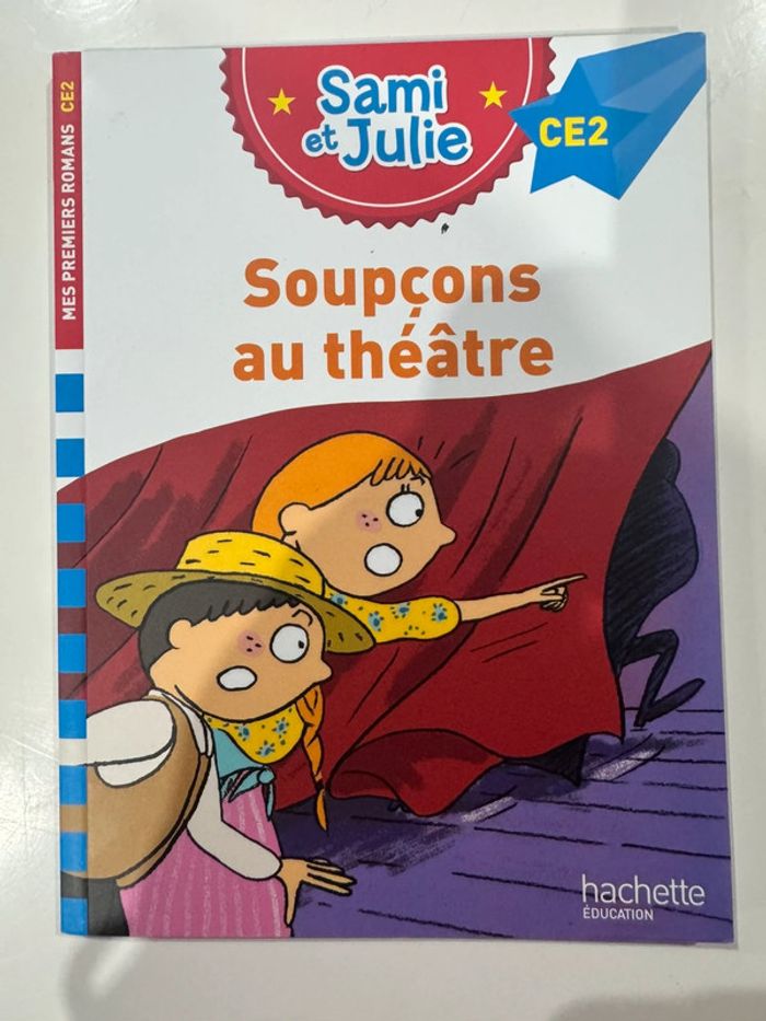 Livre sami et julie Soupçon au théâtre