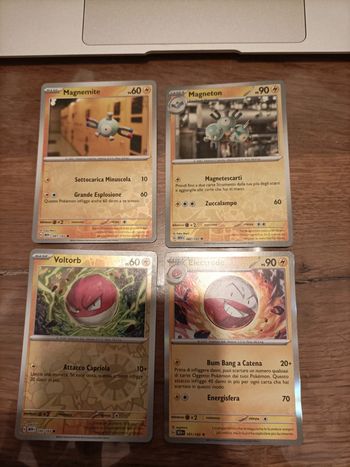 Lot de 4 cartes Pokemon 151 Magneti Magneton Voltorbe Electrode Holo