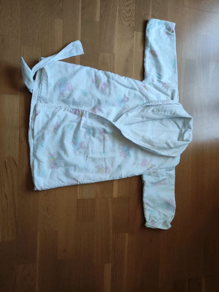 A saisir joli peignoir enfant 4 ans