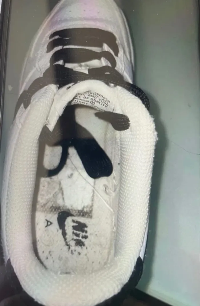Baskets Nike Air Force 1 Blanches et Noires Pointure 36 - Bon État - photo numéro 6