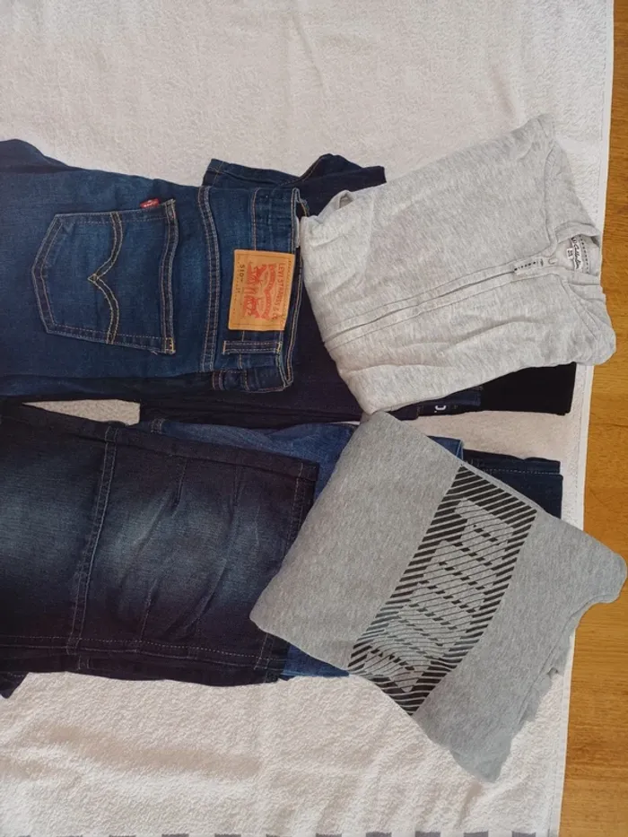 Lot de vêtements garçons 14 ans. Très bon état.
