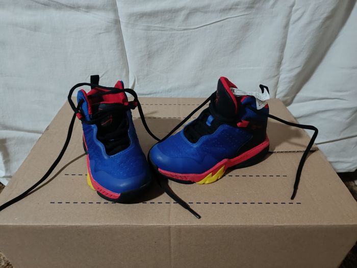 Chaussure montante