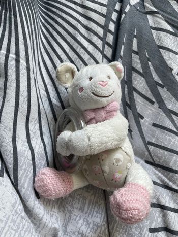 Très jolie peluche avec billes