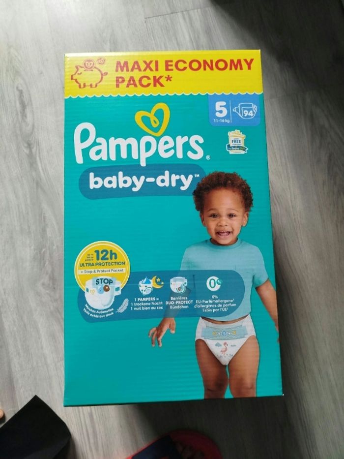 Couches Pampers taille 5