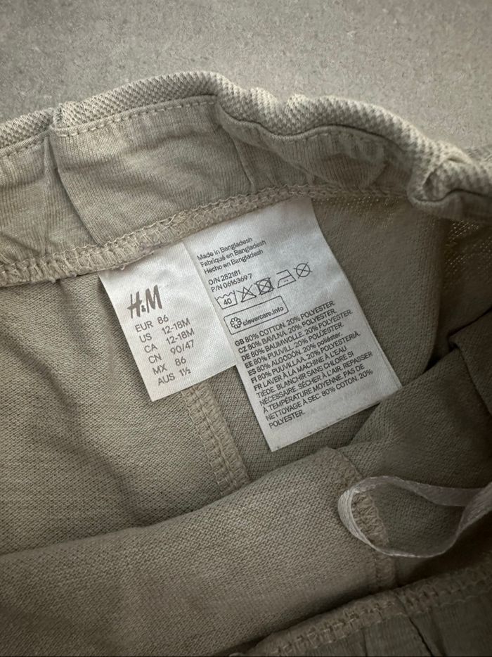 Lot de deux shorts taille 18 24 mois H&M - photo numéro 4