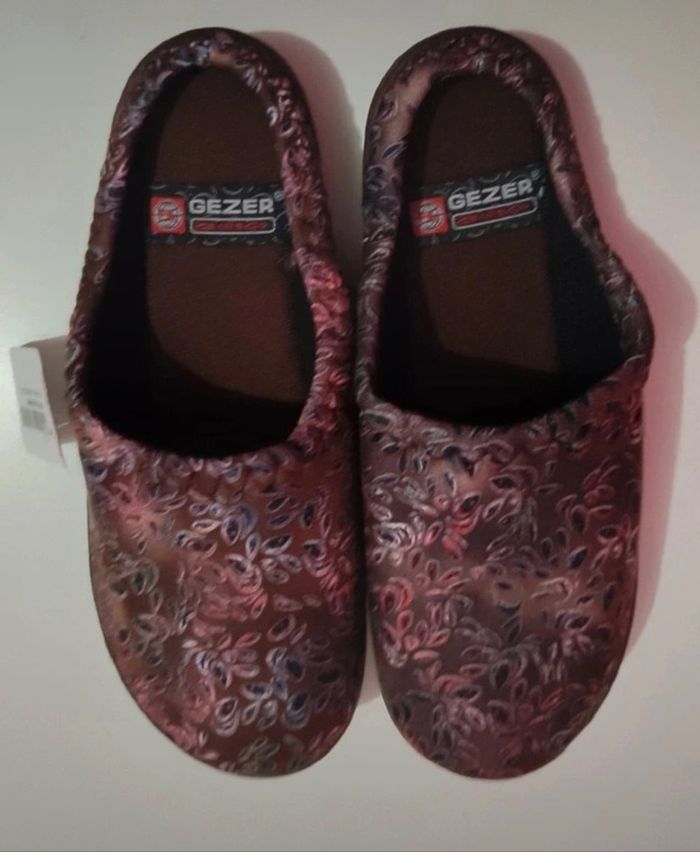 Chaussons* bordeaux pour femme pointure 39, Gezer - photo numéro 2