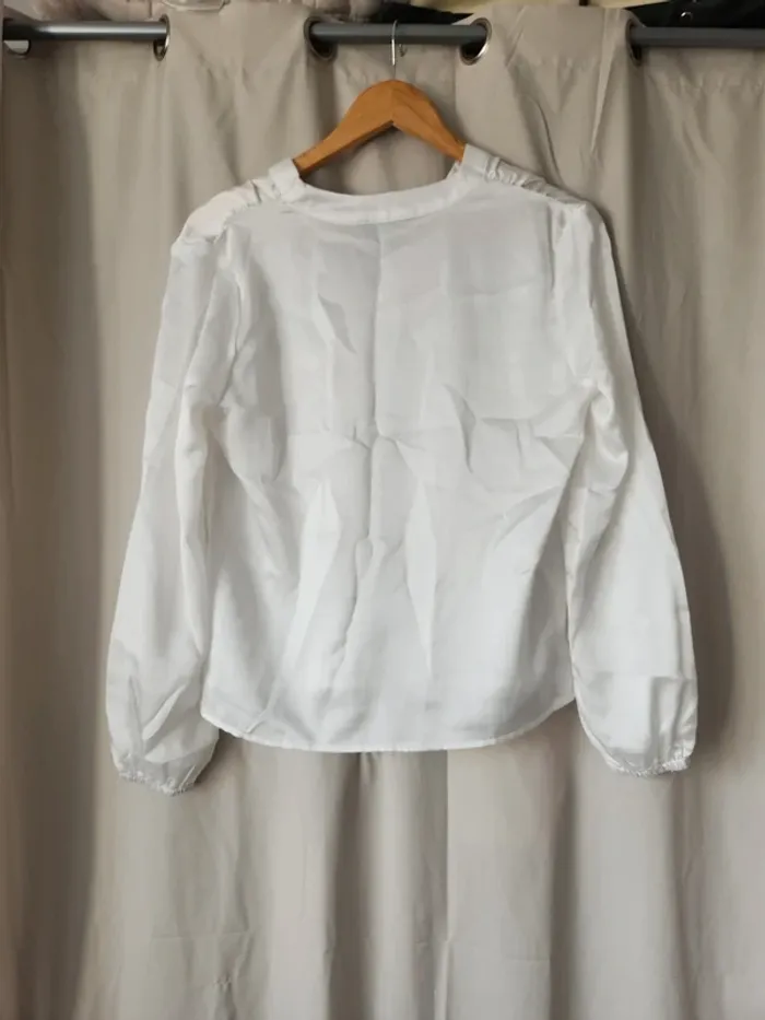 🌺Blouse blanche satinée Shein T36/S🌺 - photo numéro 3