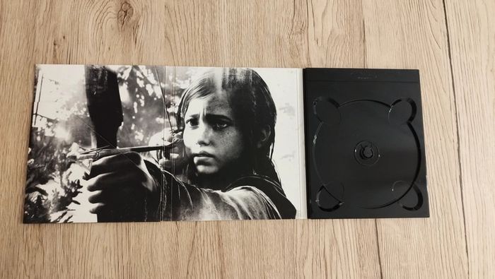 The Last Of Us Ellie Edition PS3 - photo numéro 3