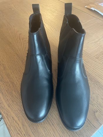 Chaussures cuir neuves 42 femme 