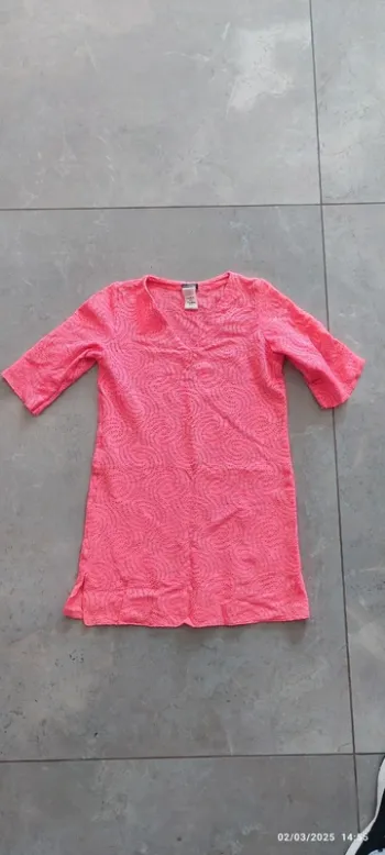 Tunique ajourée rose fluo