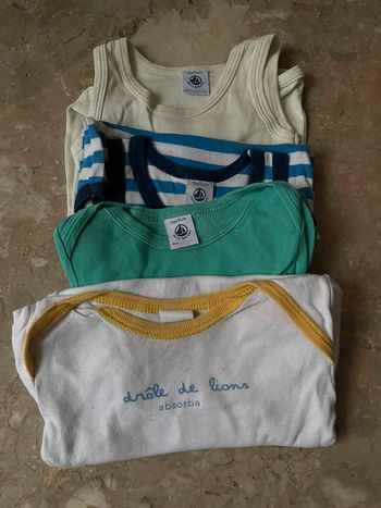 Lot 4 bodies  12mois  mixte petit bateau