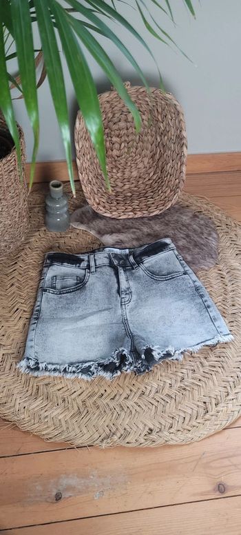 Joli short gris High Waist Taille M Parfait état