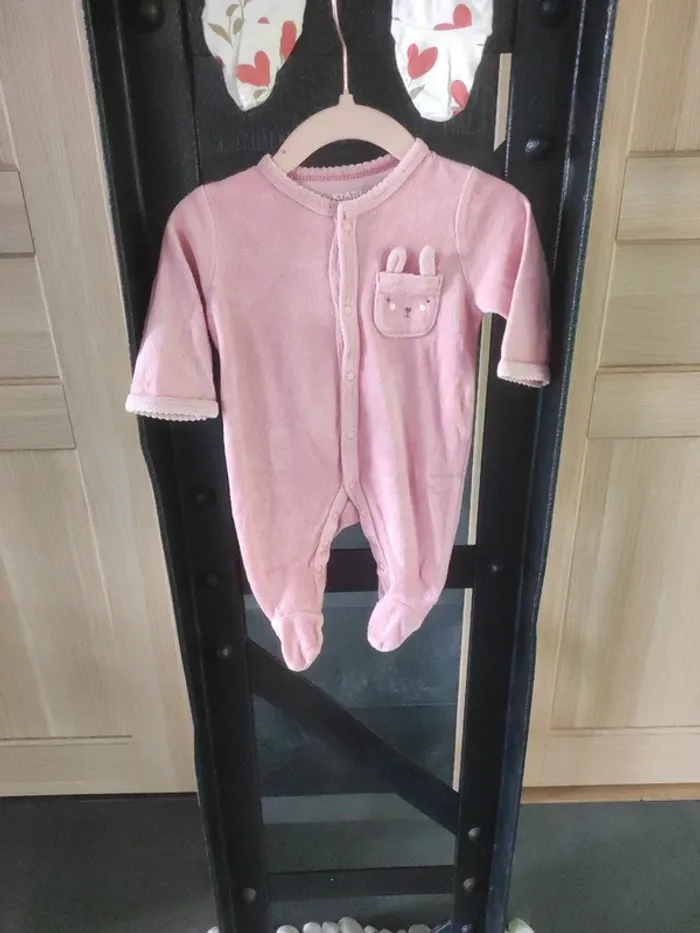 2 pyjamas 1 mois - photo numéro 3