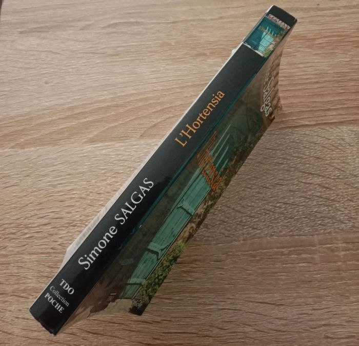 Simone Salgas 📚 L'hortensia - photo numéro 3