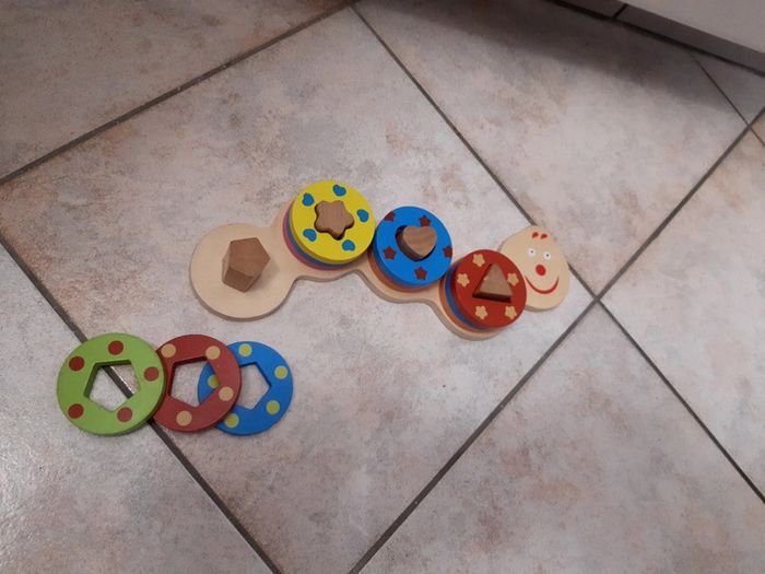 Puzzle chenille en bois - photo numéro 2