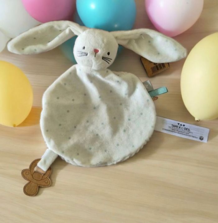 Doudou plat Lapin blanc  tout doux Tape l'oeil TAO - photo numéro 2