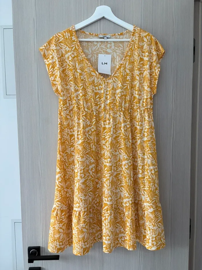 Robe la halle jaune moutarde et blanche taille L neuve