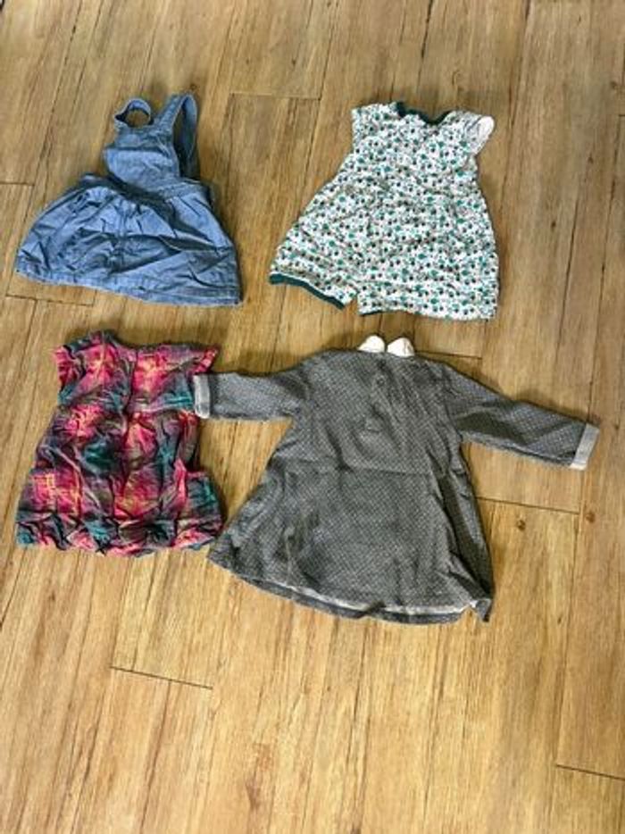 Lot 4 robes 6 mois + 1 t-shirt - photo numéro 2