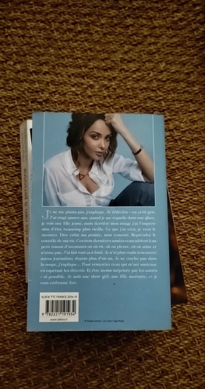 Nabilla - photo numéro 2