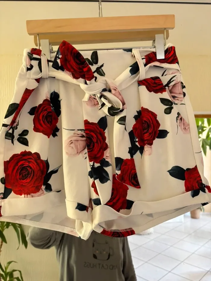 Short fleuri femme 38 - photo numéro 2