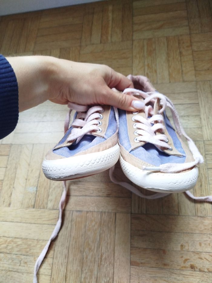Tennis à lacets Levi's 35 garçon bon état - photo numéro 3