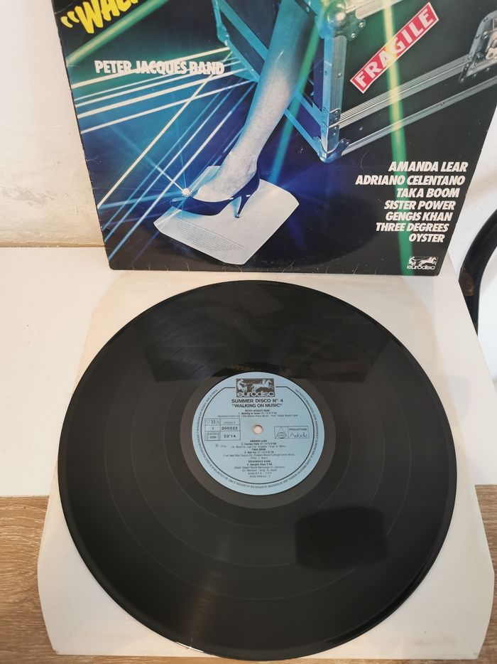 Summer disco N °4. Walking on music. Disque vinyl 33t - photo numéro 3