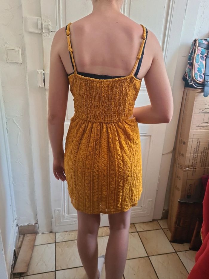 Robe moutarde Jennifer L - photo numéro 3