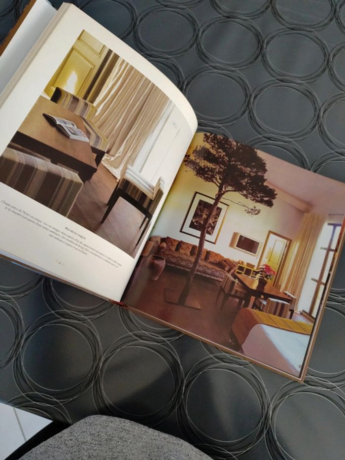 Beau livre complètement neuf - photo numéro 3