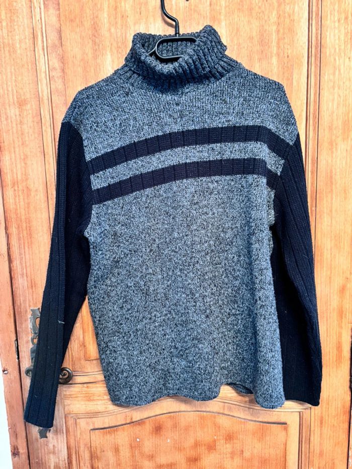 Pull chaud col roulé