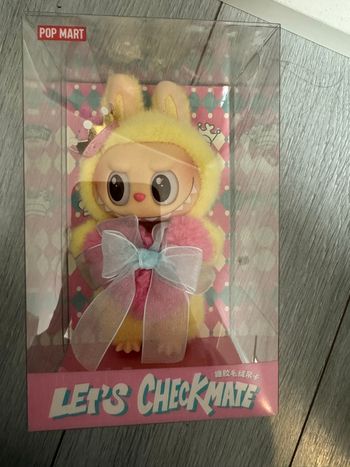 Labubu Queen pop Mart