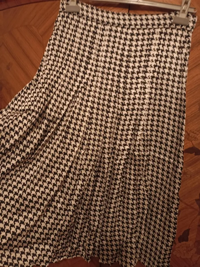 Très belle jupe plissée Zara TM - photo numéro 4