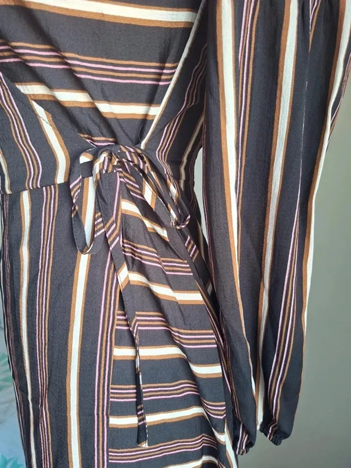 Robe rayée porte-feuille, look chic et fluide - Brave Soul, neuve, taille S - photo numéro 2