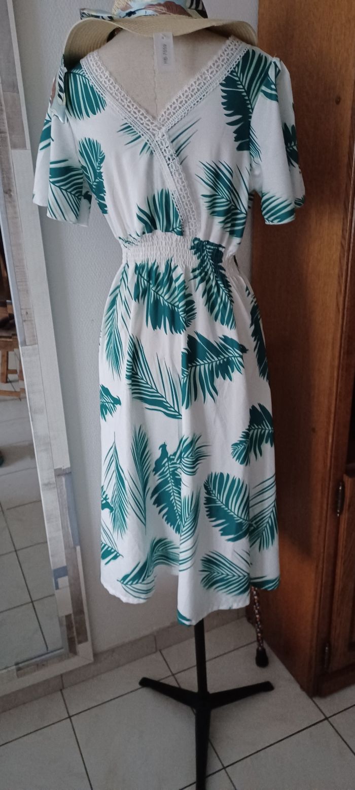 Très jolie robe d'été femme T U - photo numéro 8