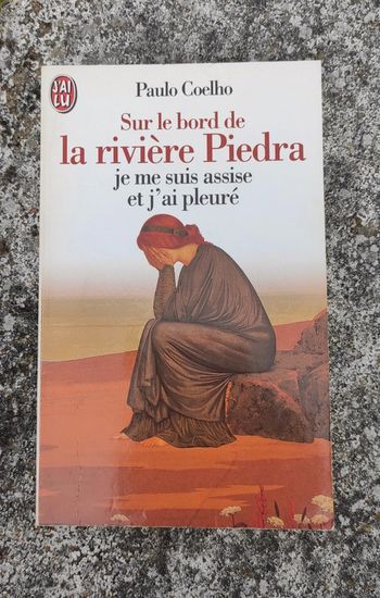 Sur le bord de la rivière Piedra