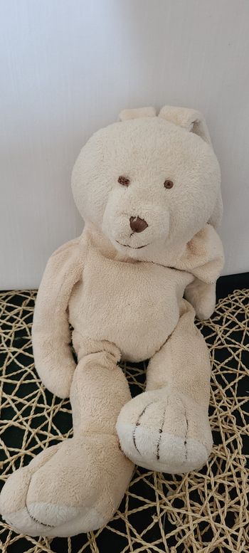 doudou lapin ecru grosses pattes billes nature et découvertes