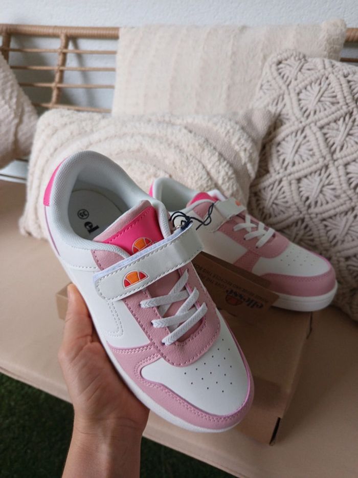 Paire de baskets / sneakers à scratch Ellesse pointure 35 neuves avec étiquettes - photo numéro 3
