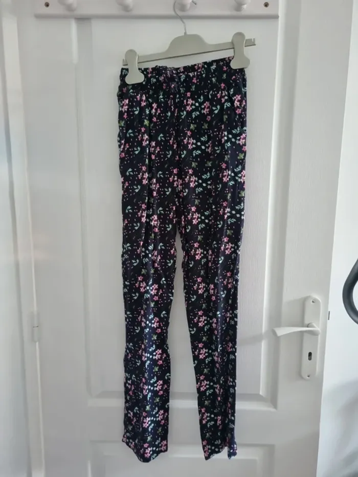 Pantalon fluide fleuri