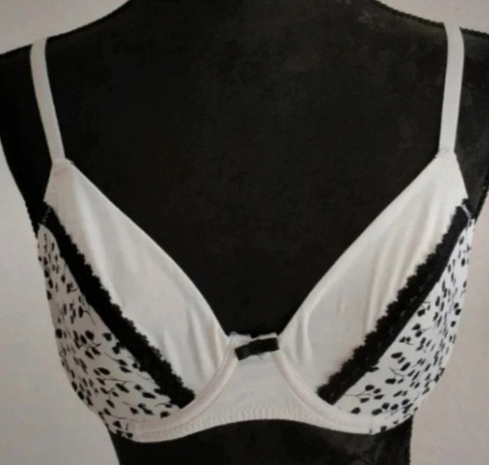 Soutien gorge avec armature blanc et motifs feuilles noires Influx taille 90B - photo numéro 2