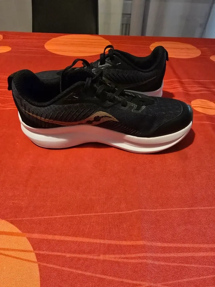 Chaussure de sport - photo numéro 7