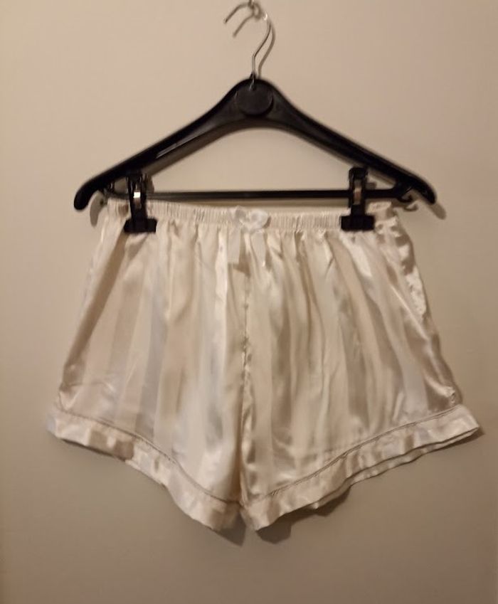 Pyjama satin rayé blanc écru - Style Chic & Confort Doux (Taille M/L) - photo numéro 5