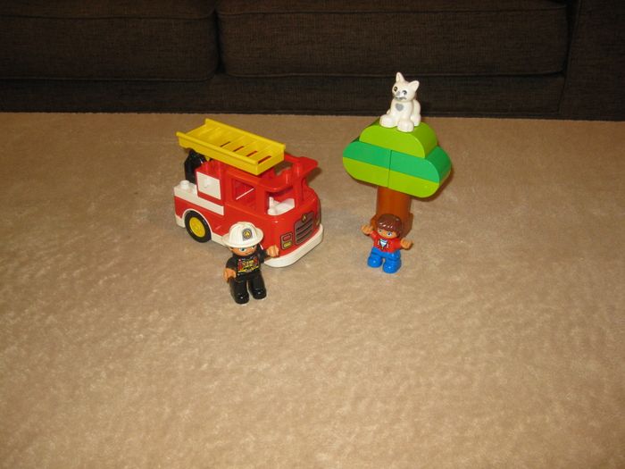 lego duplo pompier sauveur de chaton