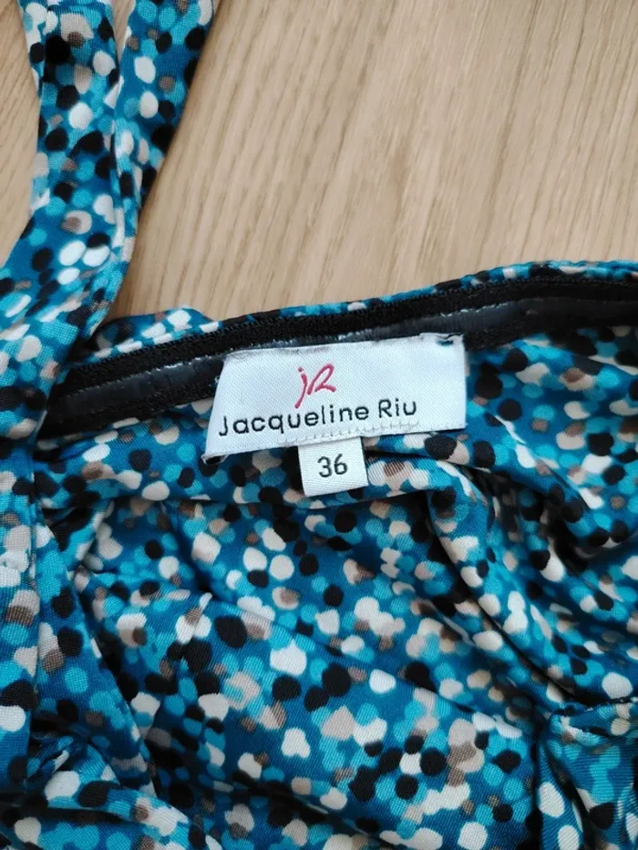 Robe courte dos nu - photo numéro 4
