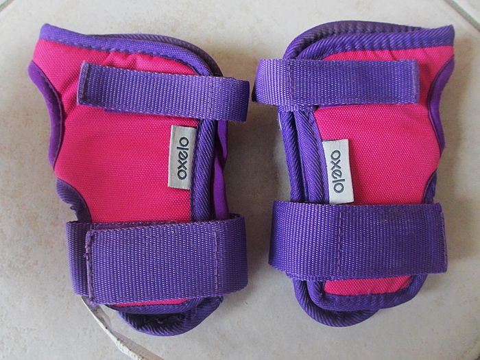Set de 3 x 2 protections roller / trottinette/ skate enfant Play Oxelo XS 6-10 ans - photo numéro 7