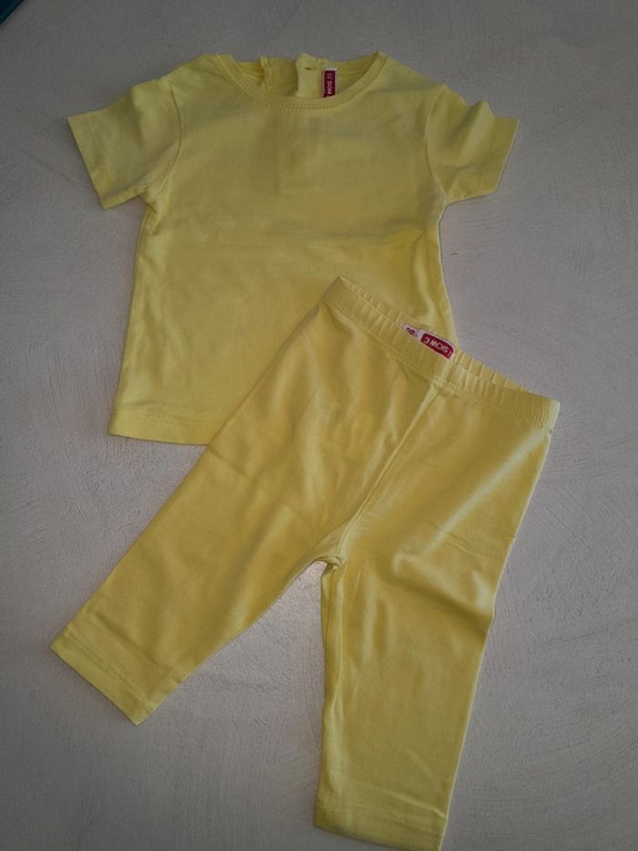 Tee-shirt et leggings