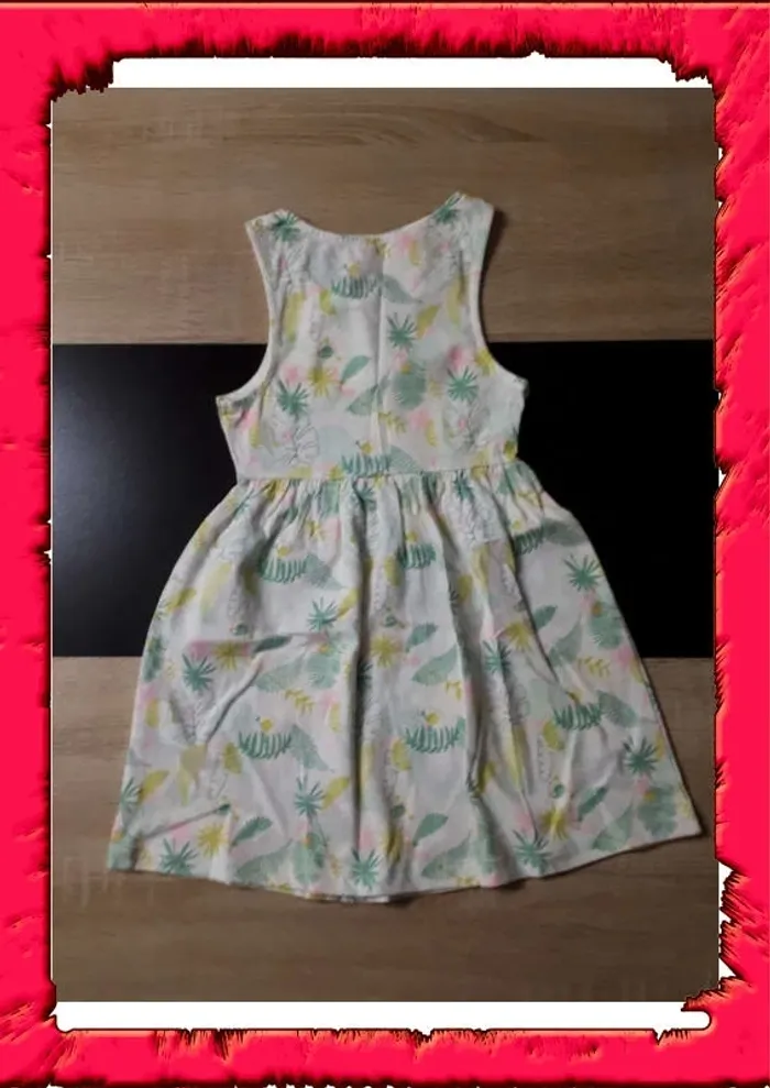 Jolie robe fleuris 5 ans - photo numéro 2