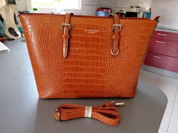 Sac Cabas Croco Format A4 Similicuir - Flora Co Paris - Camel