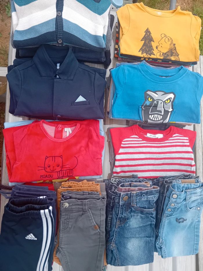 Gros lot de 48 vêtements garçon 23/24 mois 2 ans